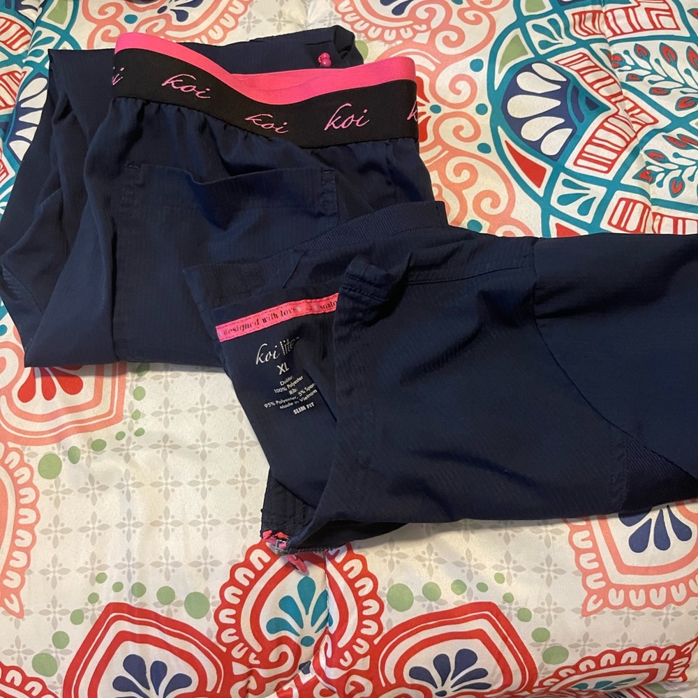 Koi women’s scrub set